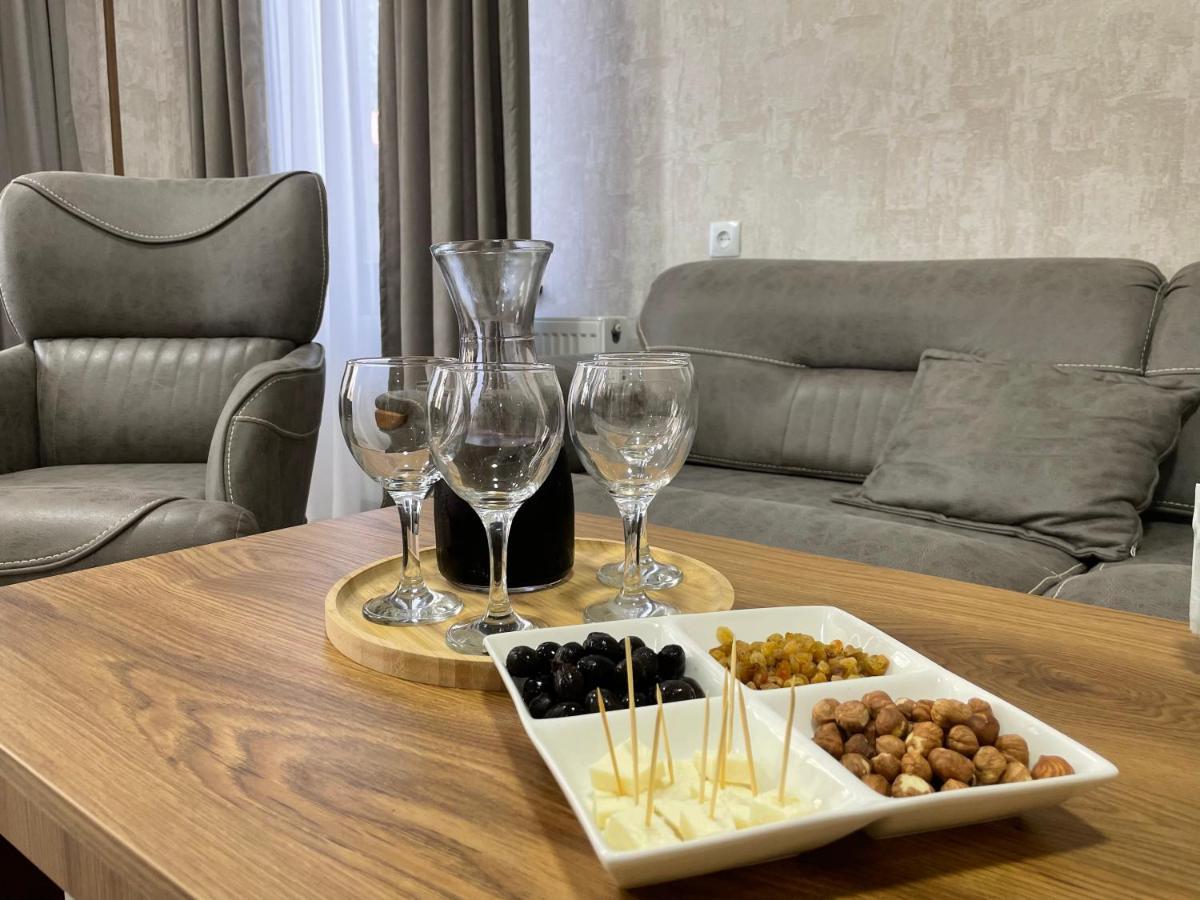 Hotel Iqaltʼo Eksteriør bilde