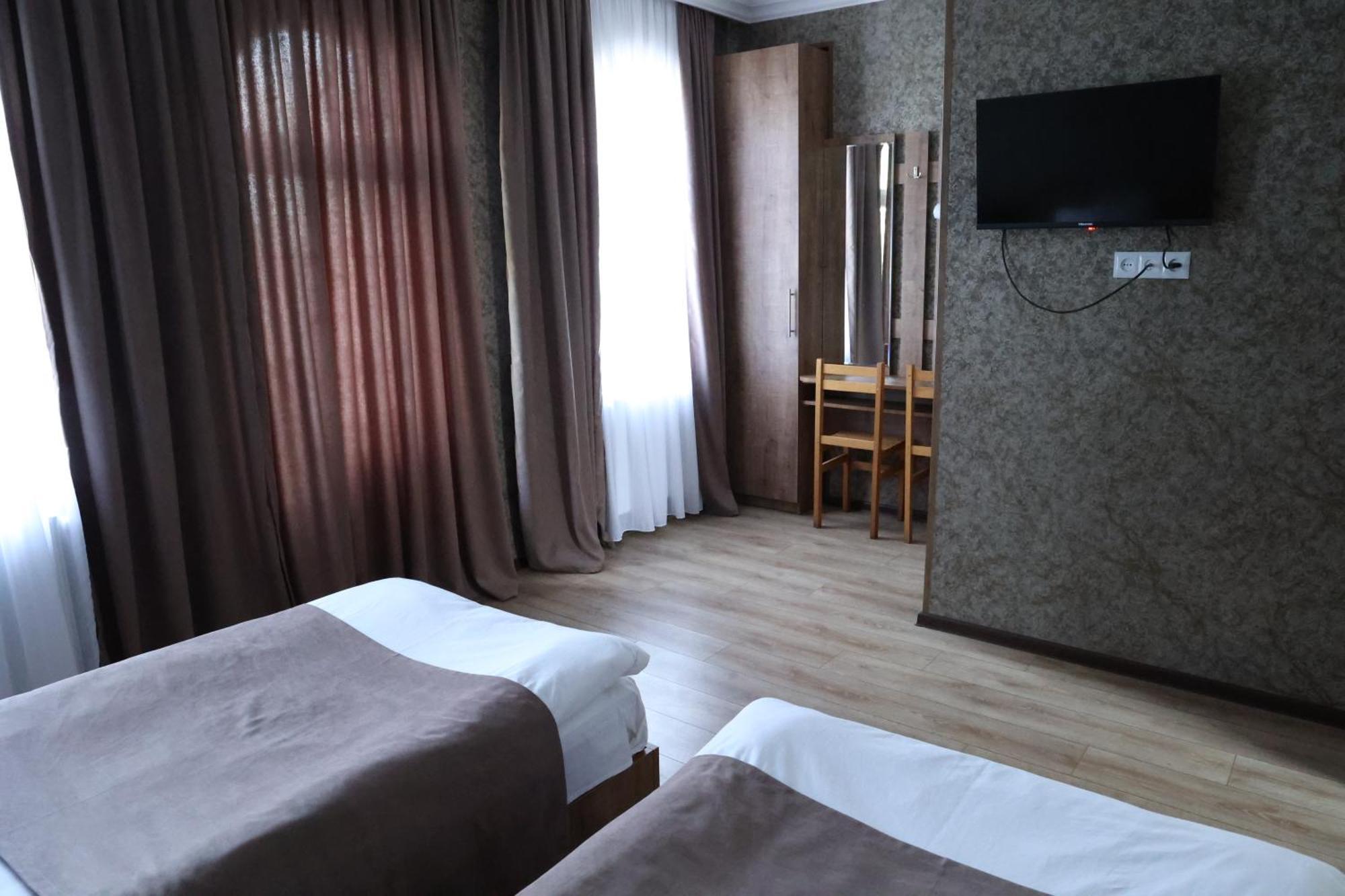 Hotel Iqaltʼo Eksteriør bilde